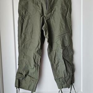 Green Ankle Cropped Pants with Adjustable Leg Openings